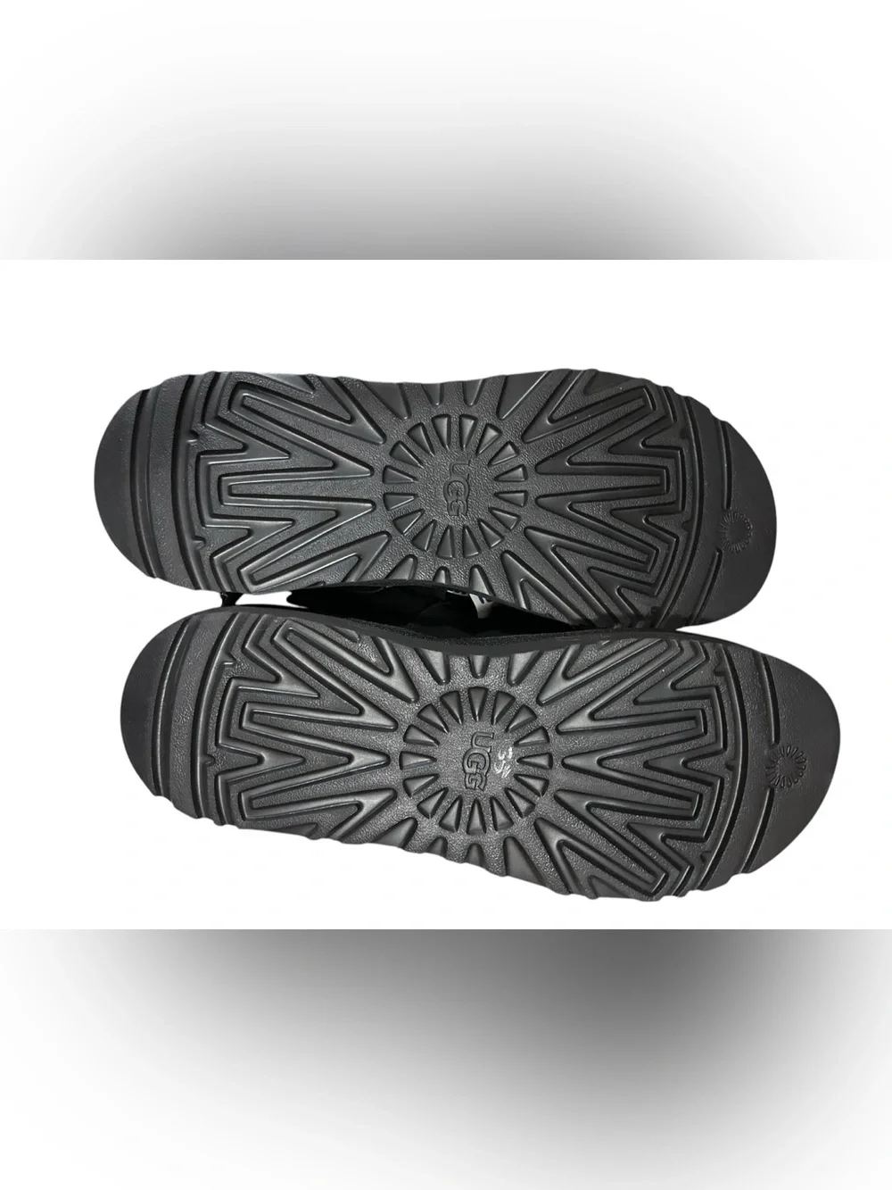 UGG Goldencoast Multistrap Sandals Men’s 12 Black New
